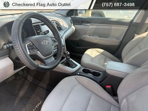 Used 2017 Hyundai Elantra SE FWD image 9