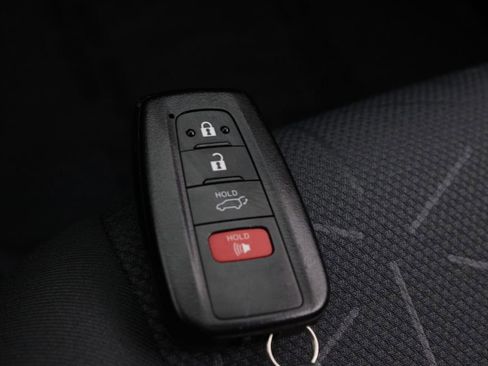 Used 2020 Toyota RAV4 XLE w/ Convenience Package image 28