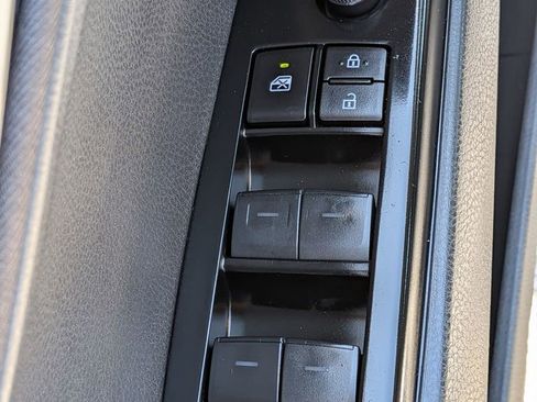 Used 2025 Toyota Camry LE image 12