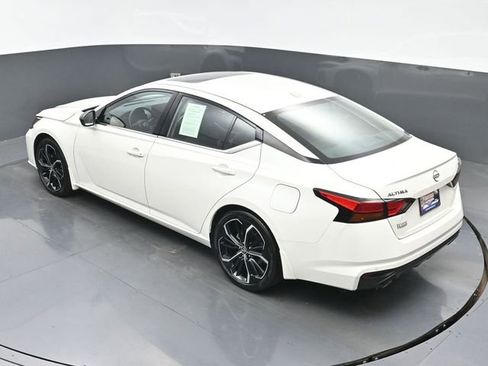 Used 2025 Nissan Altima 2.5 SR w/ SR Premium Package FWD image 30