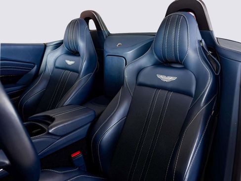 Used 2023 Aston Martin V8 Vantage Roadster image 22
