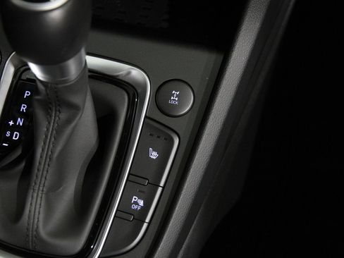 Certified 2022 Hyundai Kona Limited w/ Cargo Package image 17