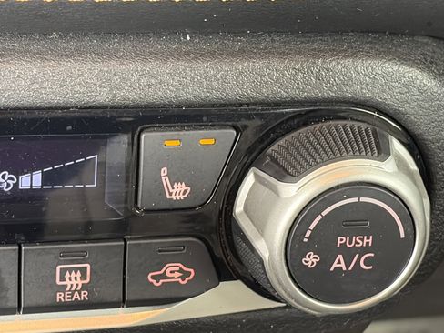 Used 2020 Nissan Kicks SR w/ SR Premium Package image 24