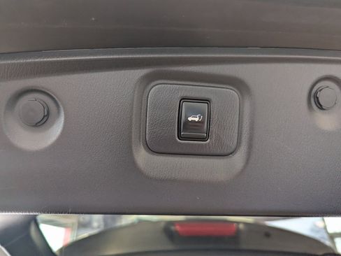 Used 2017 Nissan Pathfinder Platinum w/ Cargo Package image 13