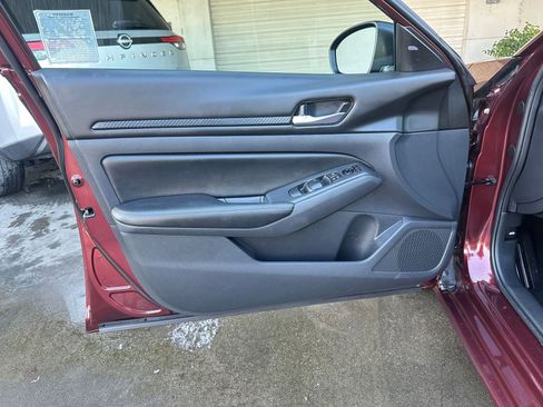 Used 2025 Nissan Altima 2.5 SV image 20