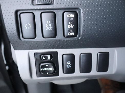 Used 2015 Toyota Tacoma PreRunner w/ TRD Off-Road Package RWD image 27