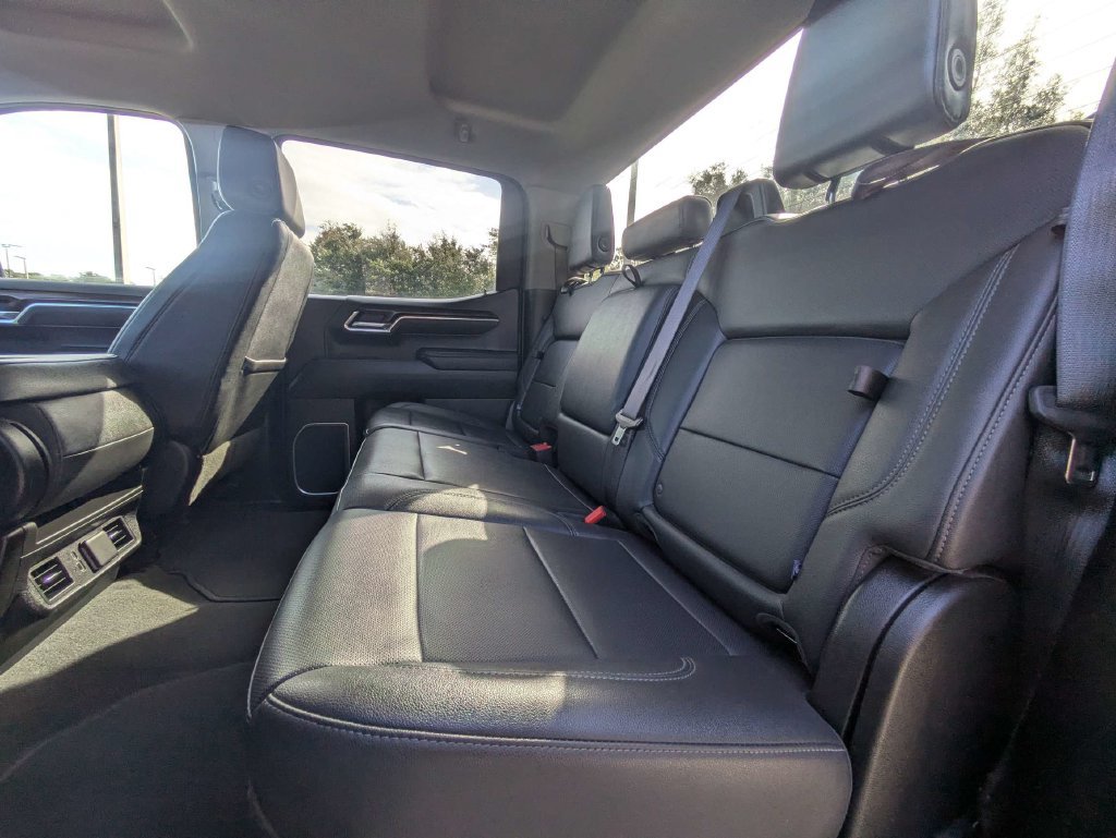 Used 2025 GMC Sierra 1500 SLT AWD/4WD image 11