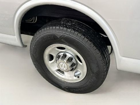 Used 2016 Chevrolet Express 3500 LT w/ LT Preferred Equipment Group image 28