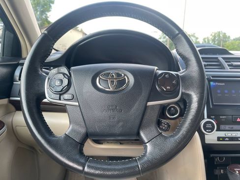 Used 2012 Toyota Camry XLE FWD image 25