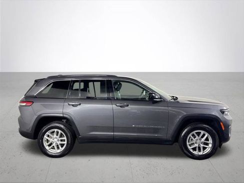 Certified 2023 Jeep Grand Cherokee Laredo X AWD/4WD image 6