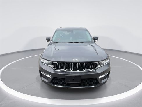 Used 2022 Jeep Grand Cherokee Limited image 3