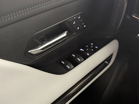 Used 2024 GMC Hummer EV 3X w/ LPO, Illumination Package image 17