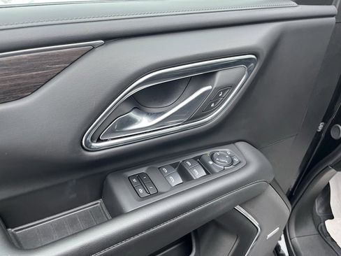 Used 2024 Chevrolet Suburban LT image 10