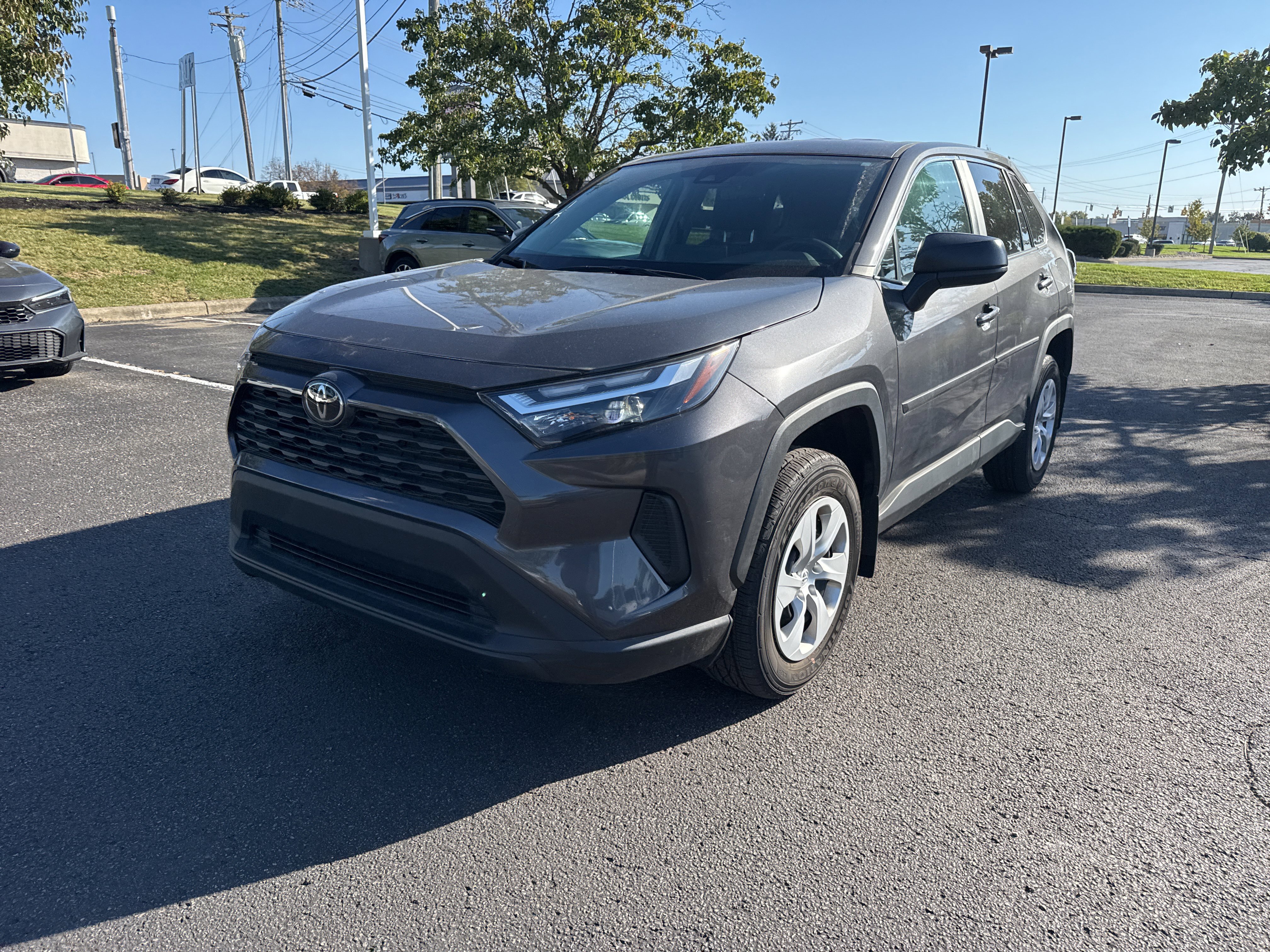 Used 2023 Toyota RAV4 LE AWD/4WD image 12