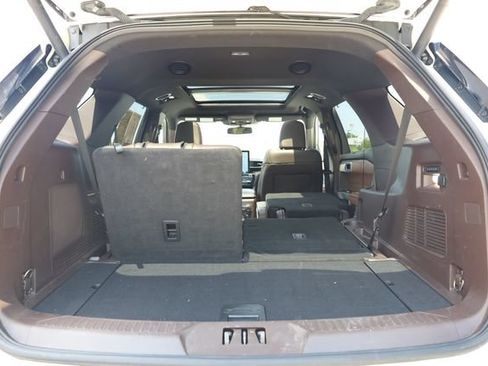 Used 2022 Ford Explorer King Ranch w/ Class IV Trailer Tow Package AWD/4WD image 28