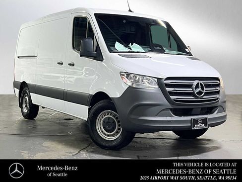 Used 2025 Mercedes-Benz Sprinter 2500 image 1