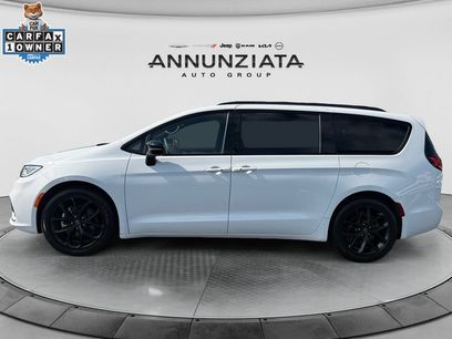 Used 2025 Chrysler Pacifica Limited