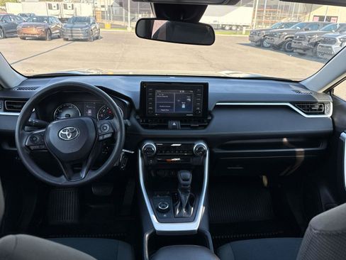 Used 2022 Toyota RAV4 LE AWD/4WD image 14