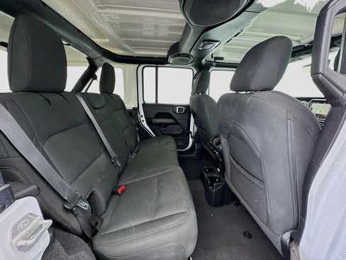Used 2021 Jeep Wrangler Unlimited Sahara image 19