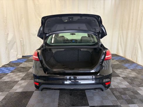 Used 2016 Ford Focus SE w/ SE Sport Package image 12