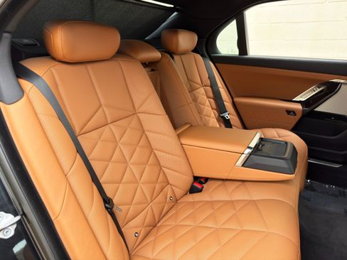 Used 2023 BMW 740i RWD image 54