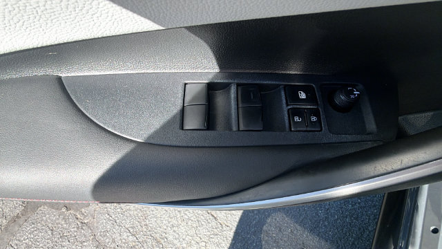 Used 2023 Toyota Corolla SE w/ SE Premium Package FWD image 18