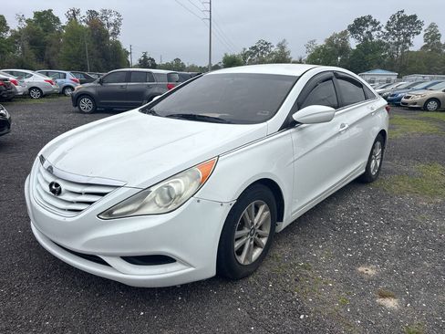 Used 2013 Hyundai Sonata GLS FWD image 2