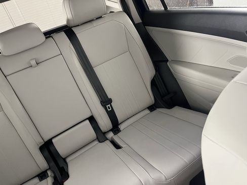 Certified 2022 Volkswagen Tiguan SE w/ Panoramic Sunroof Package image 23