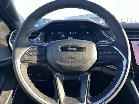 New 2025 Jeep Grand Cherokee L Limited image 16