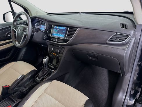 Used 2021 Buick Encore Preferred image 30