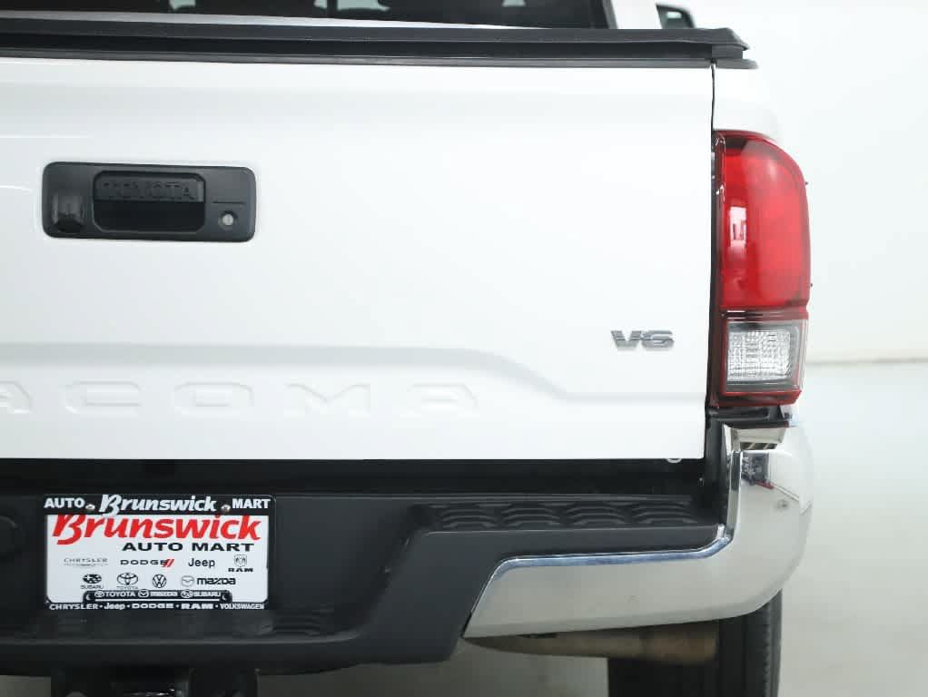 Certified 2023 Toyota Tacoma SR5 AWD/4WD image 43