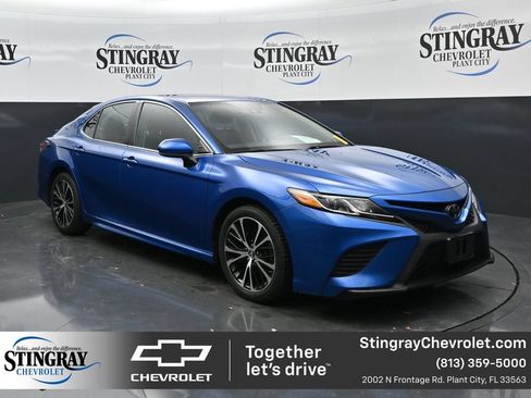 Used 2019 Toyota Camry SE FWD image 1