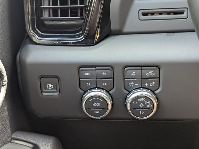 Used 2025 GMC Sierra 2500 AT4 AWD/4WD image 28
