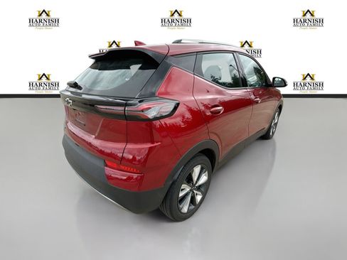 Used 2022 Chevrolet Bolt EUV LT w/ Convenience Package FWD image 5