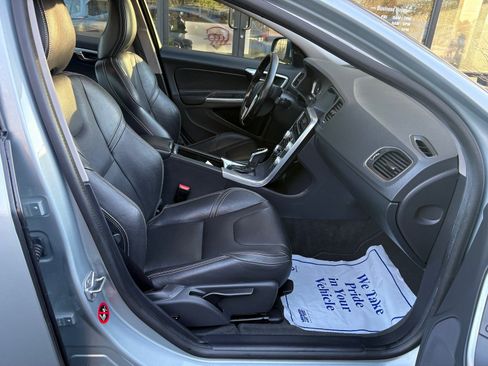 Used 2018 Volvo S60 T5 Dynamic image 25