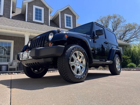Used 2012 Jeep Wrangler Sahara w/ Connectivity Group AWD/4WD image 24