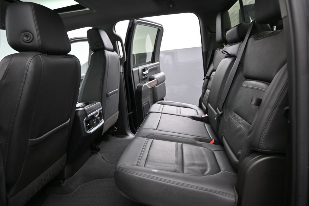 Used 2020 GMC Sierra 3500 Denali w/ Denali Ultimate Package AWD/4WD image 23