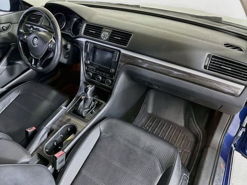Used 2016 Volkswagen Passat 1.8T SE FWD image 32