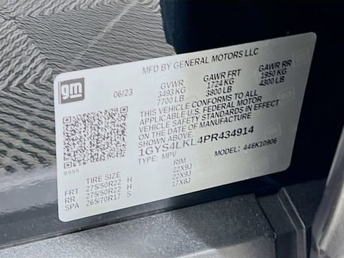 Used 2023 Cadillac Escalade ESV Premium Luxury w/ Performance Package image 32