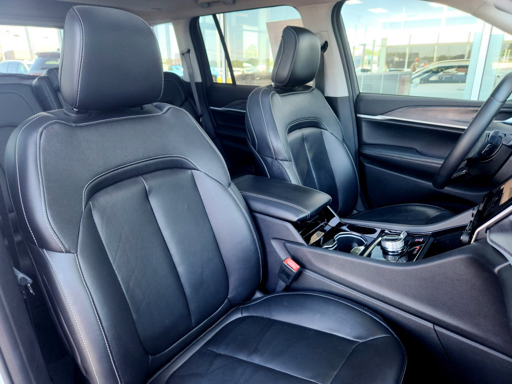 Used 2022 Jeep Grand Cherokee Limited AWD/4WD image 40