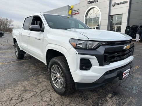 Used 2023 Chevrolet Colorado LT w/ LT Convenience Package image 2