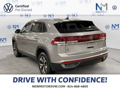 Used 2024 Volkswagen Atlas Cross Sport SE image 3