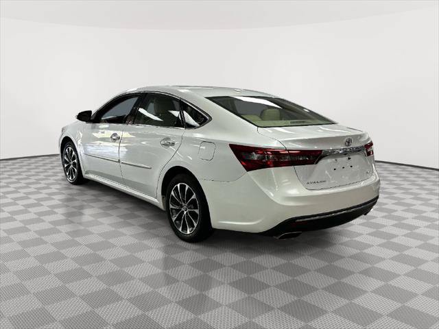 Used 2017 Toyota Avalon XLE w/ Protection Package FWD image 4