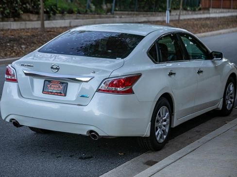 Used 2014 Nissan Altima 2.5 S image 4