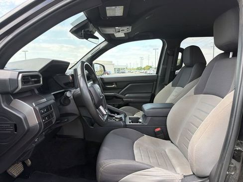 Used 2024 Toyota Tacoma TRD Off-Road image 9