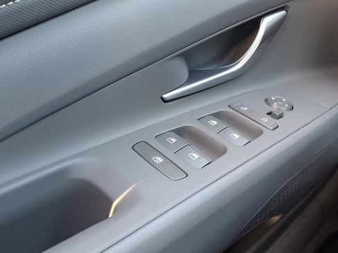 New 2025 Hyundai Elantra SEL image 25