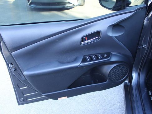 Used 2017 Toyota Prius Two w/ Prius Two Safety Plus Package FWD image 10