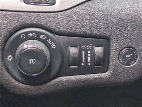 Used 2016 Jeep Cherokee Trailhawk w/ Comfort/Convenience Group image 20