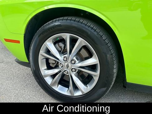 Used 2023 Dodge Challenger SXT image 9