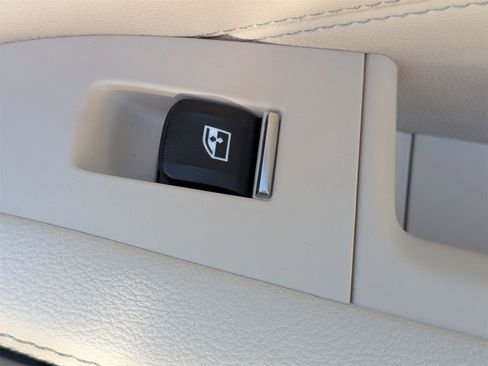 Used 2021 BMW X5 xDrive40i w/ Executive Package image 38